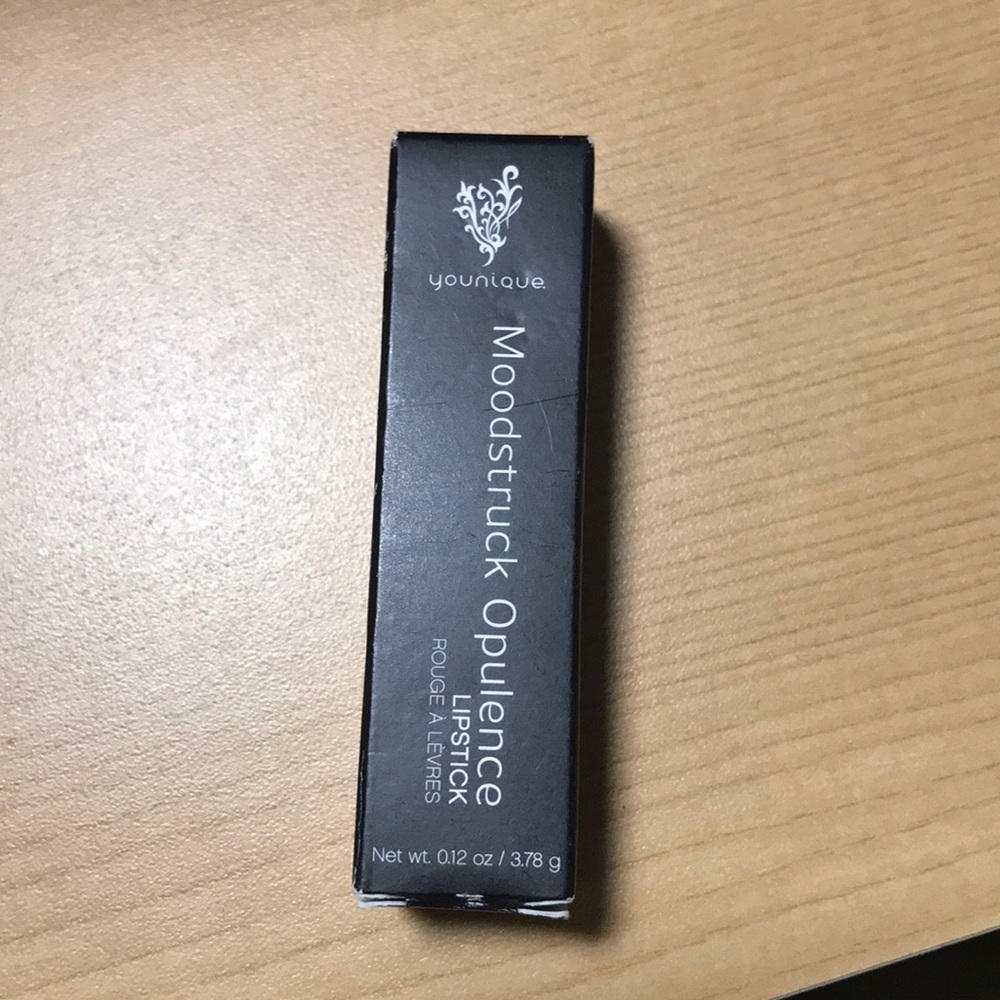 Younique opulence Lipstick